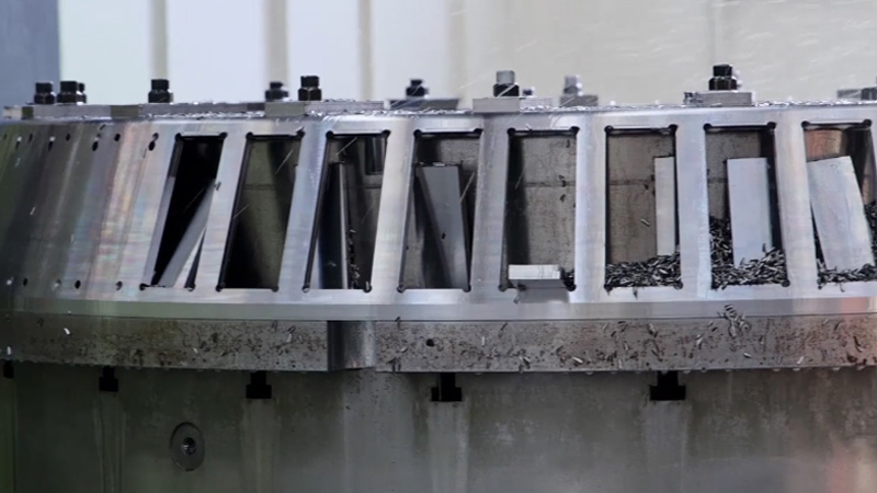 Mecanizado CNC de cinco ejes de jaulas de acero